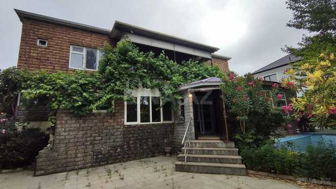 4 otaqlı həyət evi/bağ evi - Şüvəlan q. - 195 m² (1)