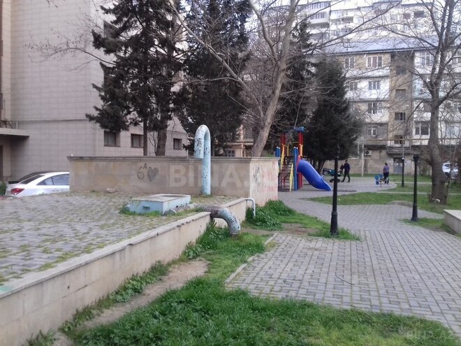 3 otaqlı köhnə tikili - 8-ci mikrorayon q. - 85 m² (4)
