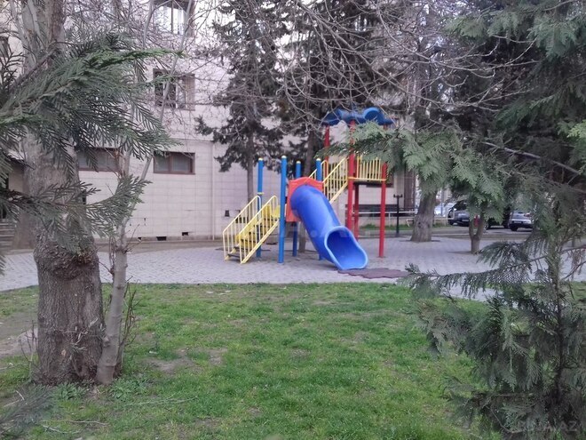 3 otaqlı köhnə tikili - 8-ci mikrorayon q. - 85 m² (2)