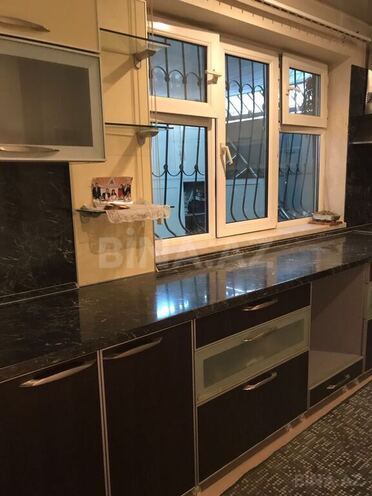 5 otaqlı həyət evi/bağ evi - 28 May m. - 130 m² (3)