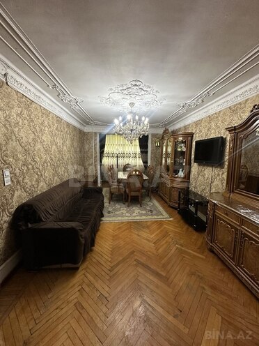 3 otaqlı köhnə tikili - İnşaatçılar m. - 80 m² (1)