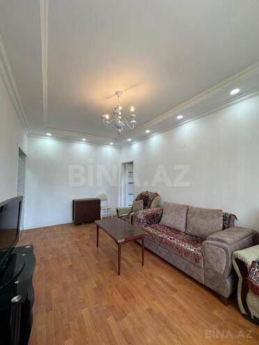2 otaqlı köhnə tikili - İnşaatçılar m. - 65 m² (1)