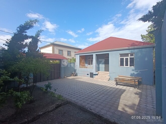 4 otaqlı həyət evi/bağ evi - Qaraçuxur q. - 143 m² (1)