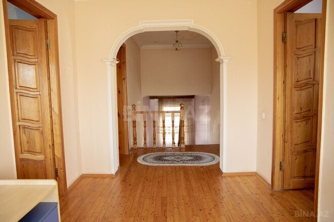 8 otaqlı həyət evi/bağ evi - Xocəsən q. - 260 m² (20)