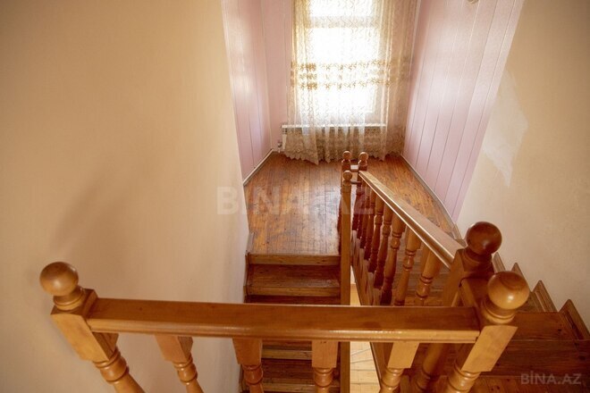 8 otaqlı həyət evi/bağ evi - Xocəsən q. - 260 m² (19)