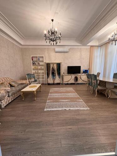 5 otaqlı həyət evi/bağ evi - Şüvəlan q. - 200 m² (9)