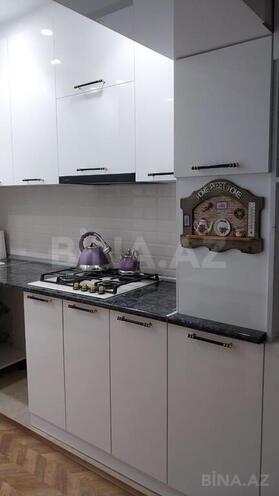 3 otaqlı köhnə tikili - İnşaatçılar m. - 90 m² (20)