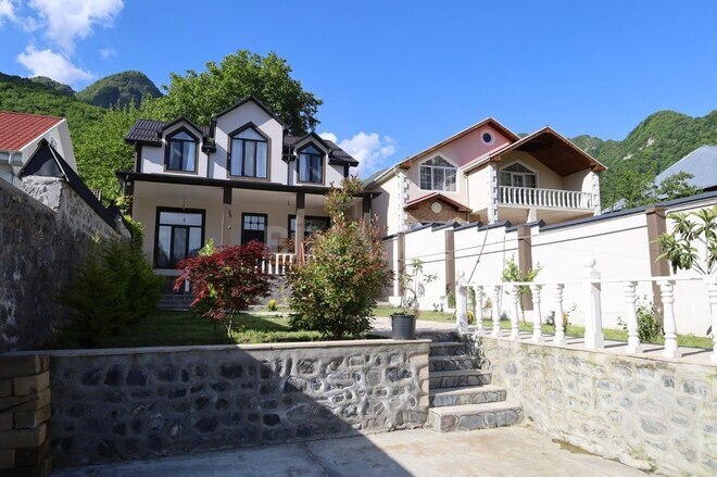 7 otaqlı həyət evi/bağ evi - Qax - 150 m² (22)