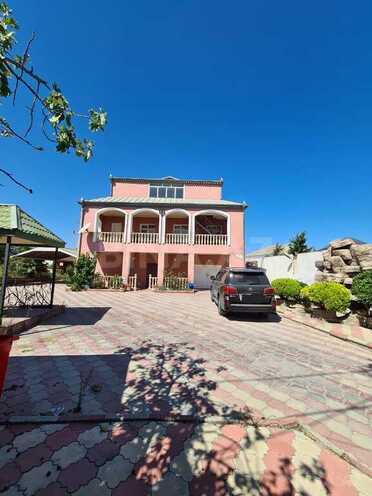 5 otaqlı həyət evi/bağ evi - Novxanı q. - 600 m² (1)