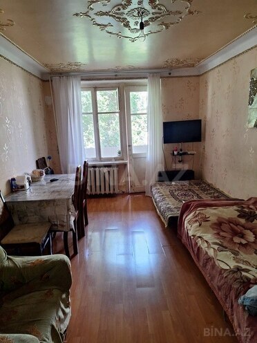 2 otaqlı köhnə tikili - 8-ci mikrorayon q. - 55 m² (1)