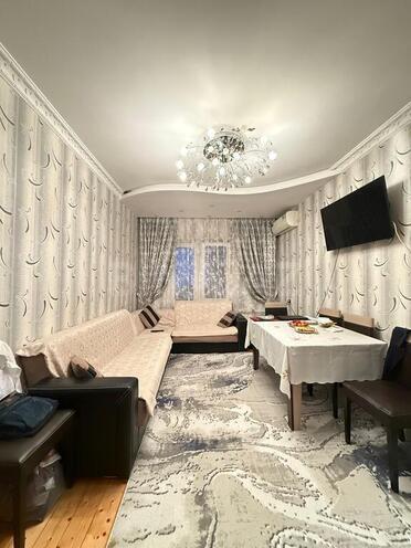 3 otaqlı köhnə tikili - Massiv D q. - 80 m² (2)