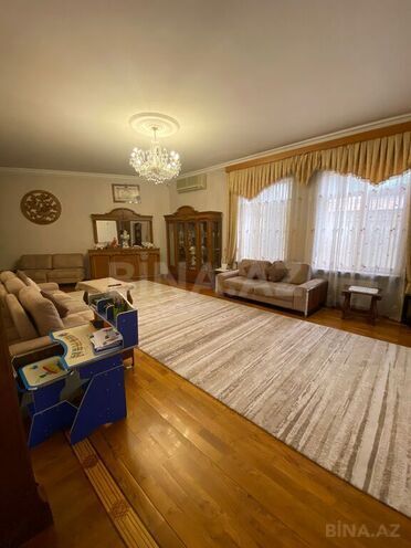 8 otaqlı həyət evi/bağ evi - Qaraçuxur q. - 400 m² (24)