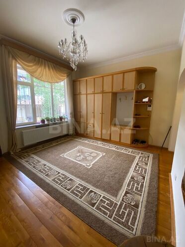 8 otaqlı həyət evi/bağ evi - Qaraçuxur q. - 400 m² (23)