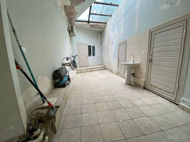 8 otaqlı həyət evi/bağ evi - Qaraçuxur q. - 400 m² (15)