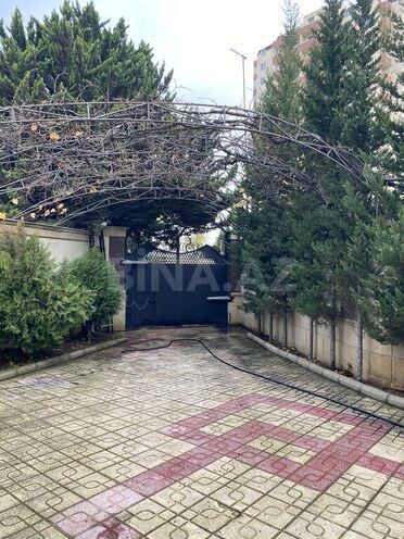 8 otaqlı həyət evi/bağ evi - Qaraçuxur q. - 400 m² (4)