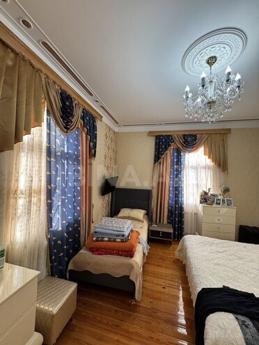 5 otaqlı həyət evi/bağ evi - Bakıxanov q. - 200 m² (18)
