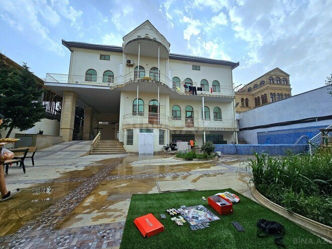 10 otaqlı həyət evi/bağ evi - Bakıxanov q. - 1000 m² (4)