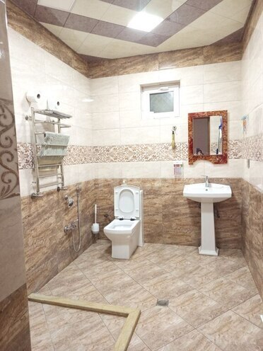 4 otaqlı həyət evi/bağ evi - Qaraçuxur q. - 160 m² (3)