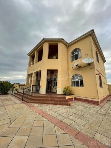 7 otaqlı həyət evi/bağ evi - Türkan q. - 242 m² (1)