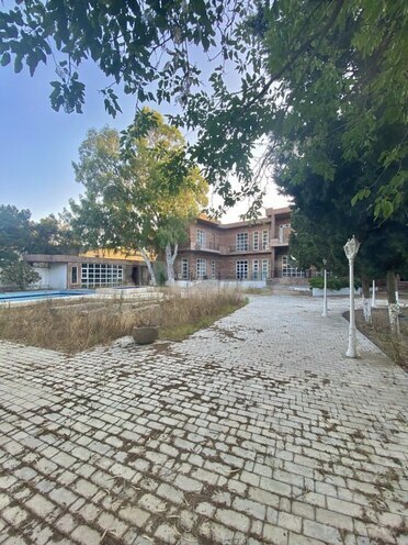 10 otaqlı həyət evi/bağ evi - Şüvəlan q. - 2000 m² (9)