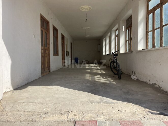 10 otaqlı həyət evi/bağ evi - Novxanı q. - 400 m² (12)