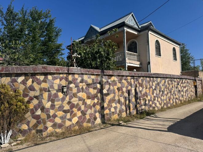 5 otaqlı həyət evi/bağ evi - Novxanı q. - 250 m² (1)