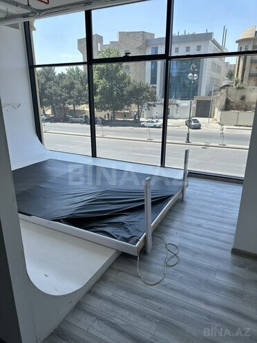 Obyekt - İnşaatçılar m. - 250 m² (8)