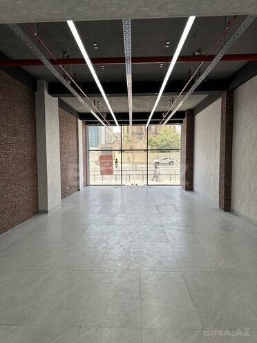 Obyekt - İnşaatçılar m. - 250 m² (2)