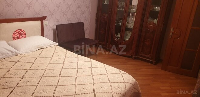6 otaqlı həyət evi/bağ evi - Qaraçuxur q. - 220 m² (1)