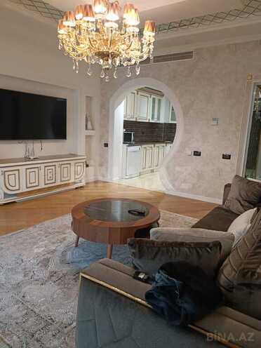 3-комн. новостройка - м. 28 мая - 150 м² (3)