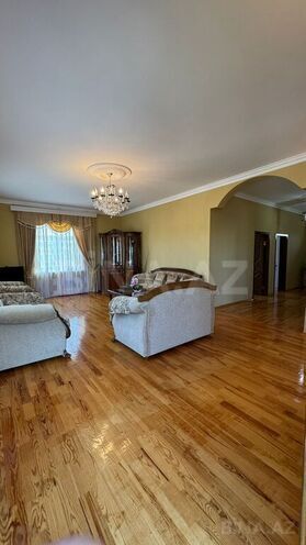 7 otaqlı həyət evi/bağ evi - Novxanı q. - 200 m² (9)
