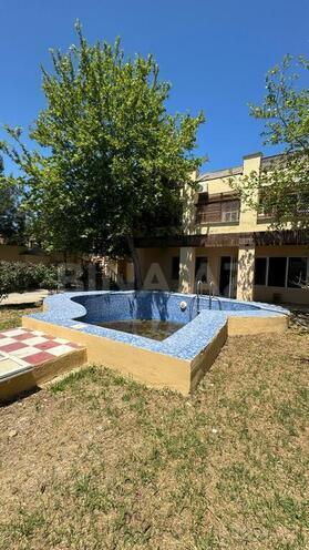 6 otaqlı həyət evi/bağ evi - Novxanı q. - 420 m² (1)
