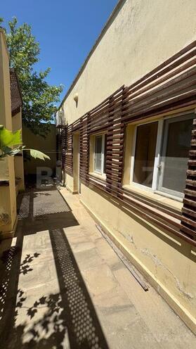 6 otaqlı həyət evi/bağ evi - Novxanı q. - 420 m² (13)