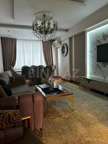 3 otaqlı yeni tikili - 20 Yanvar m. - 130 m² (16)