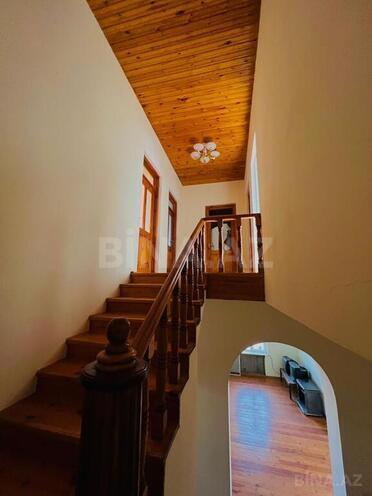 6 otaqlı həyət evi/bağ evi - Novxanı q. - 200 m² (12)