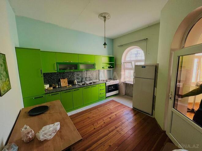 6 otaqlı həyət evi/bağ evi - Novxanı q. - 200 m² (14)