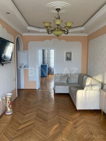 3 otaqlı köhnə tikili - 28 May m. - 70 m² (2)