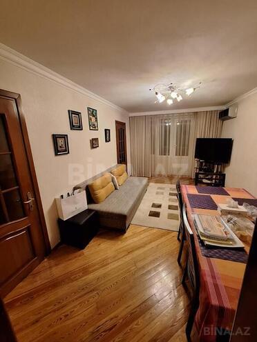 3 otaqlı köhnə tikili - İnşaatçılar m. - 85 m² (1)