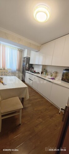 3 otaqlı köhnə tikili - İnşaatçılar m. - 74 m² (11)