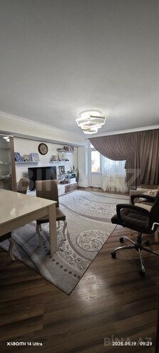 3 otaqlı köhnə tikili - İnşaatçılar m. - 74 m² (1)
