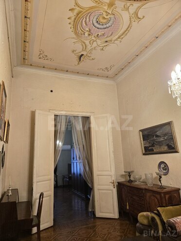 Satılır 7 otaqlı köhnə tikili 350 m², Sahil m., photo 8 from 9
