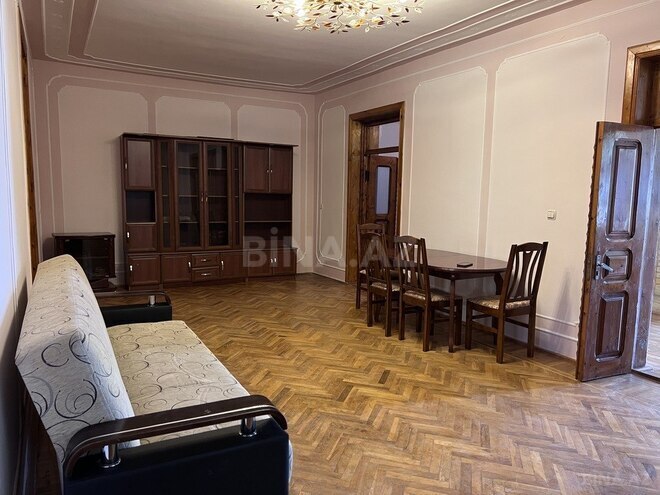 8 otaqlı həyət evi/bağ evi - Gəncə - 300 m² (4)