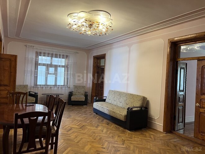 8 otaqlı həyət evi/bağ evi - Gəncə - 300 m² (7)