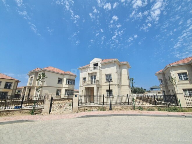 Продаётся 5-комн. дом/дача 250 м², пос. Нардаран, photo 1 from 24