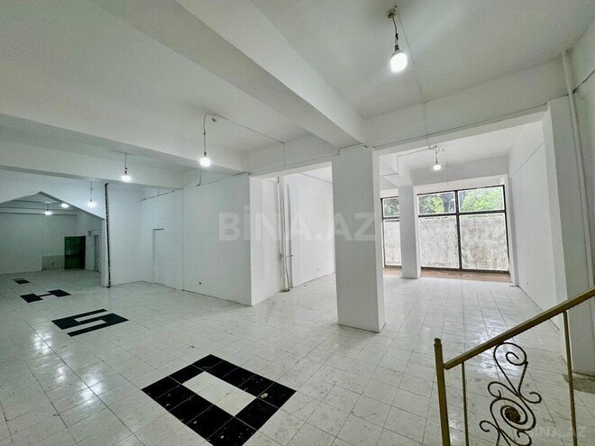 Obyekt - İnşaatçılar m. - 330 m² (2)