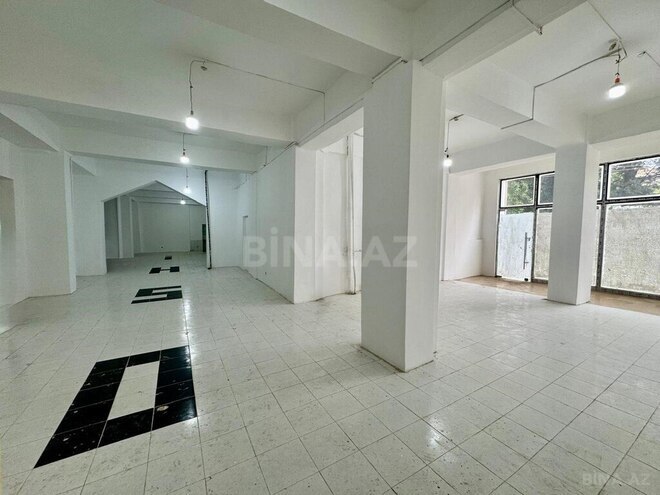 Obyekt - İnşaatçılar m. - 330 m² (1)