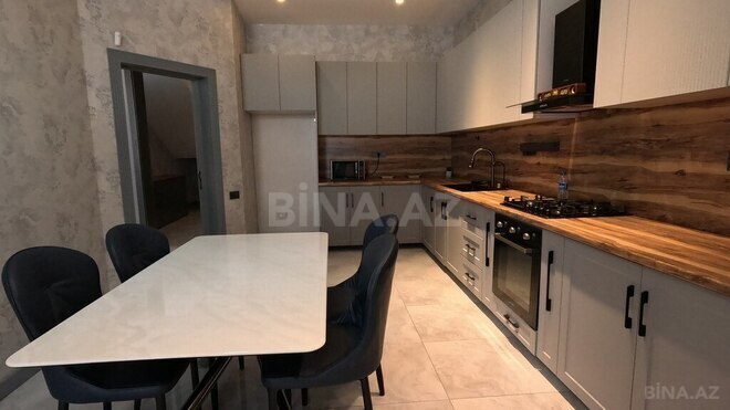 5 otaqlı həyət evi/bağ evi - Novxanı q. - 280 m² (22)