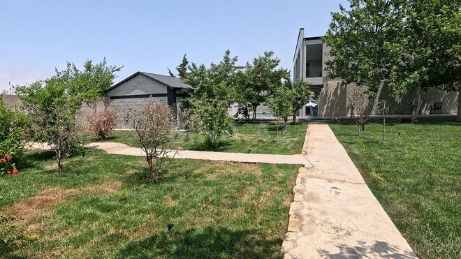 5 otaqlı həyət evi/bağ evi - Novxanı q. - 280 m² (14)