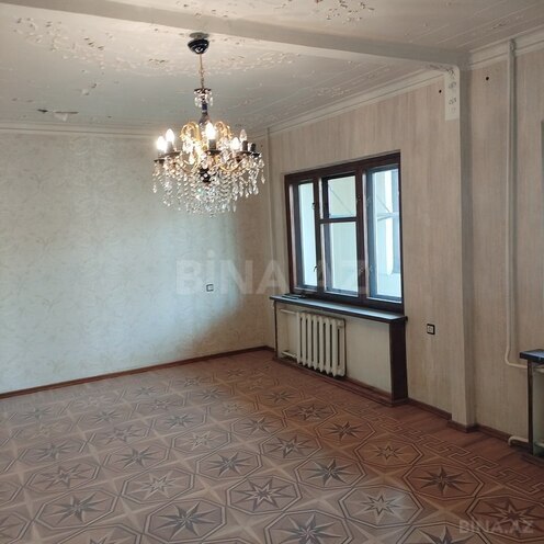 5 otaqlı köhnə tikili - 8-ci mikrorayon q. - 110 m² (20)