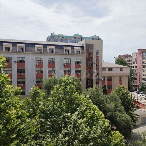 5 otaqlı köhnə tikili - 8-ci mikrorayon q. - 110 m² (15)